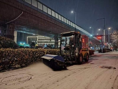 山东省济南市历城区清雪除冰在行动