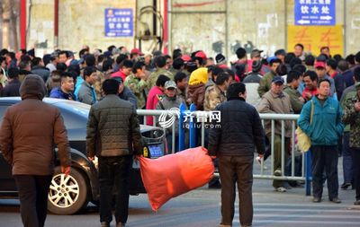 济南迎节后农民工"务工潮"(组图)- 国际在线移动版
