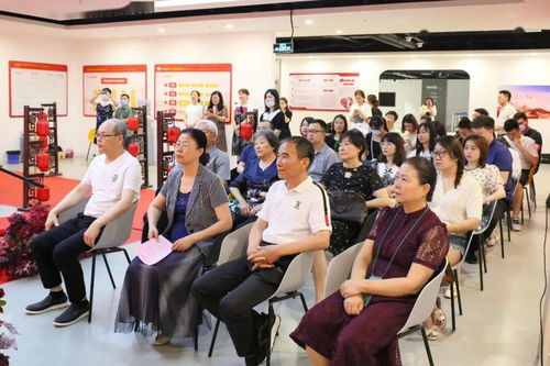 济南高新区为10对新人举行集体颁证